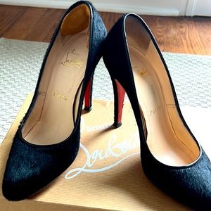 Christian Louboutin size 37 Décolleté pump in black pony (rare)